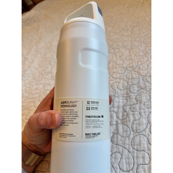 Stanley Aerolight IceFlow Bottle 24 oz White Cap Carry Lid - Picture 4 of 6